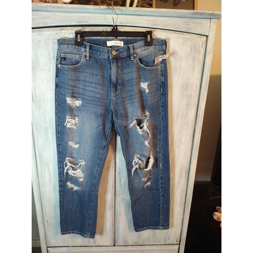KanCan distressed cropped 11/29 jeans